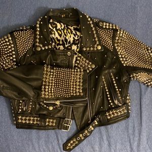 Crop top spiked  out leather jacket with belt